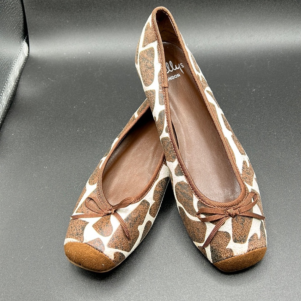 Vintage Shellys London Flats, Tan & White, New - No Box, SZ 39